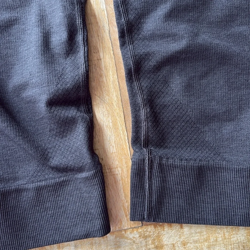 Lululemon Women’s Capri Leggings size 4